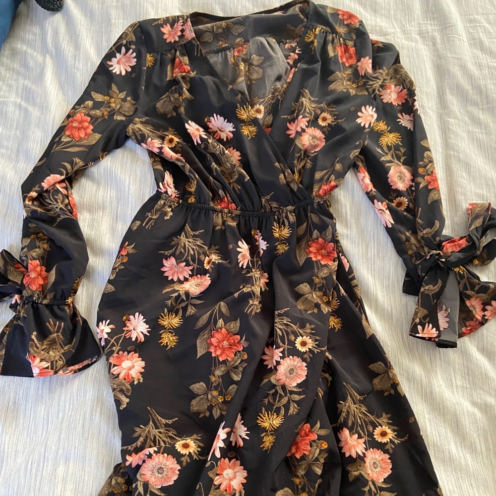 Soprano MIDI dress black and orange